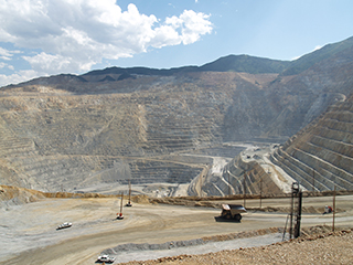 06-03-1 Bingham Canyon Mine of copper